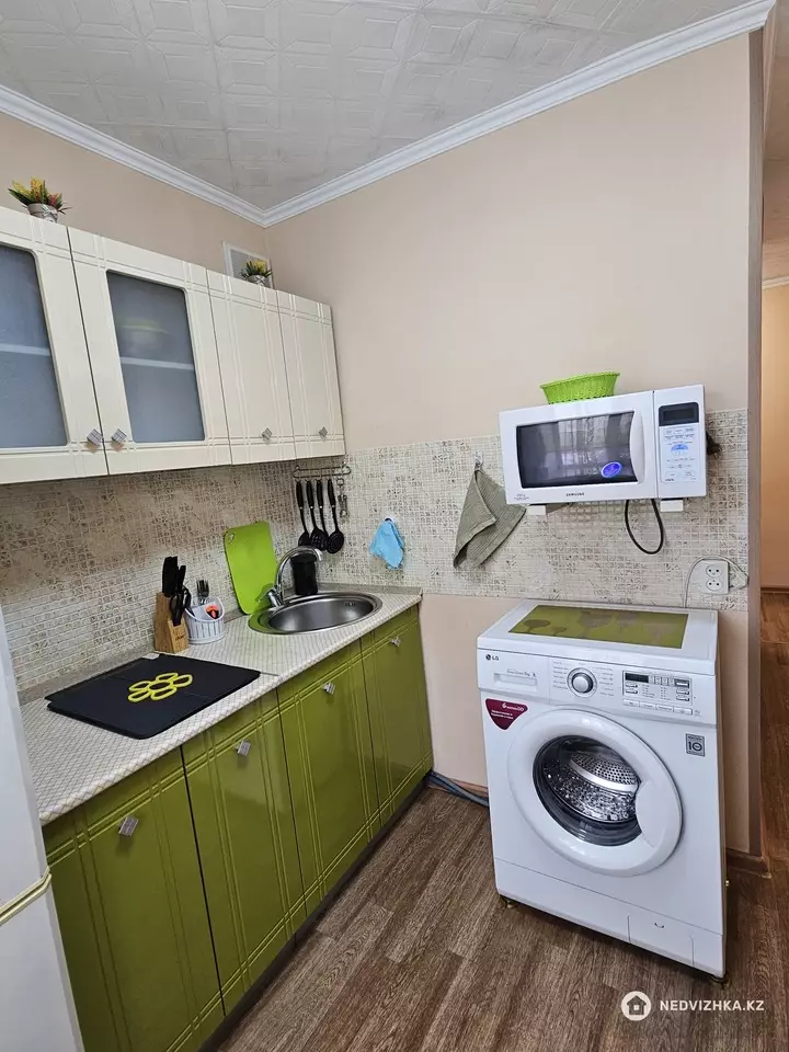 1-комнатная квартира, этаж 3 из 5, 32 м², Посуточно, фотография 4