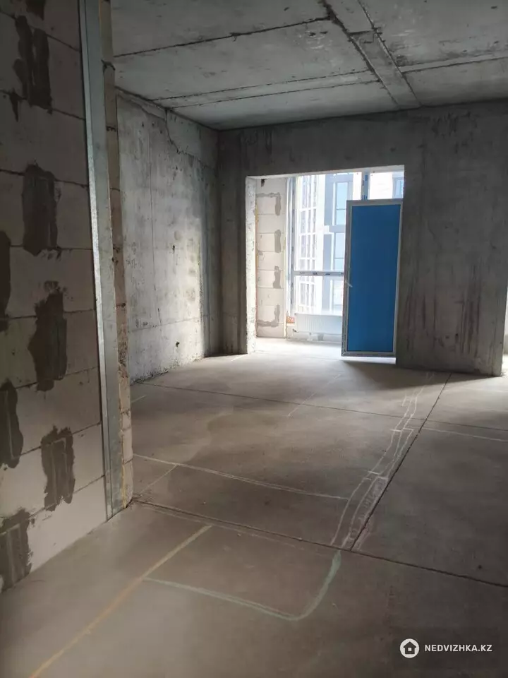 2-комнатная квартира, этаж 10 из 20, 45 м², фотография 3