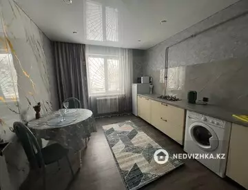 1-комнатная квартира, этаж 1 из 5, 40 м², Посуточно, миниатюра 6