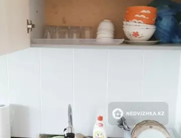 3-комнатная квартира, этаж 4 из 5, 65 м², На длительный срок