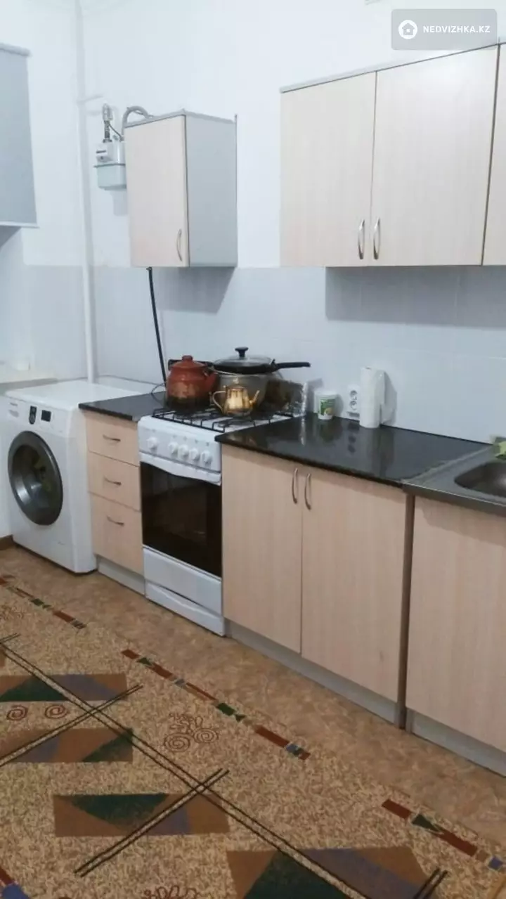 3-комнатная квартира, этаж 4 из 5, 65 м², На длительный срок, фотография 3