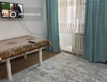 3-комнатная квартира, этаж 4 из 5, 65 м², На длительный срок