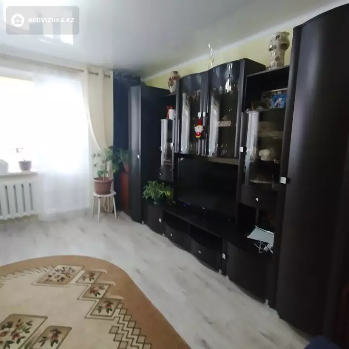 2-комнатная квартира, этаж 2 из 9, 53 м², фотография 2