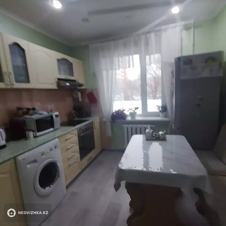2-комнатная квартира, этаж 2 из 9, 53 м², фотография 5