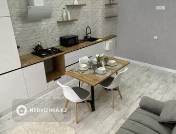 1-комнатная квартира, этаж 9 из 9, 50 м², Посуточно, миниатюра 6