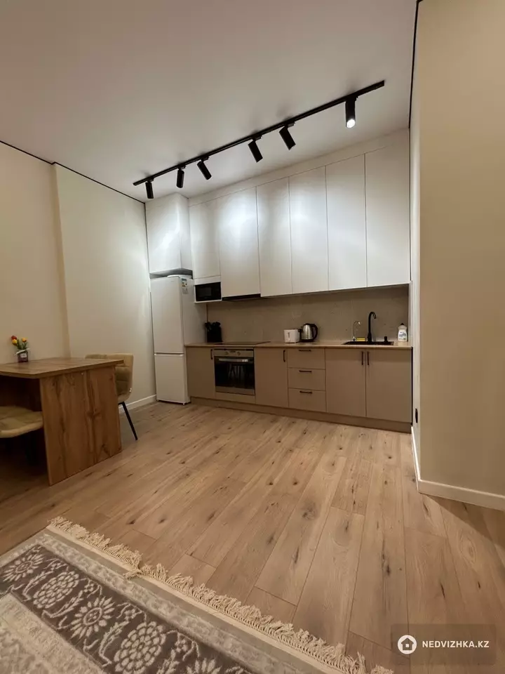 2-комнатная квартира, этаж 2 из 12, 45 м², Посуточно, фотография 2