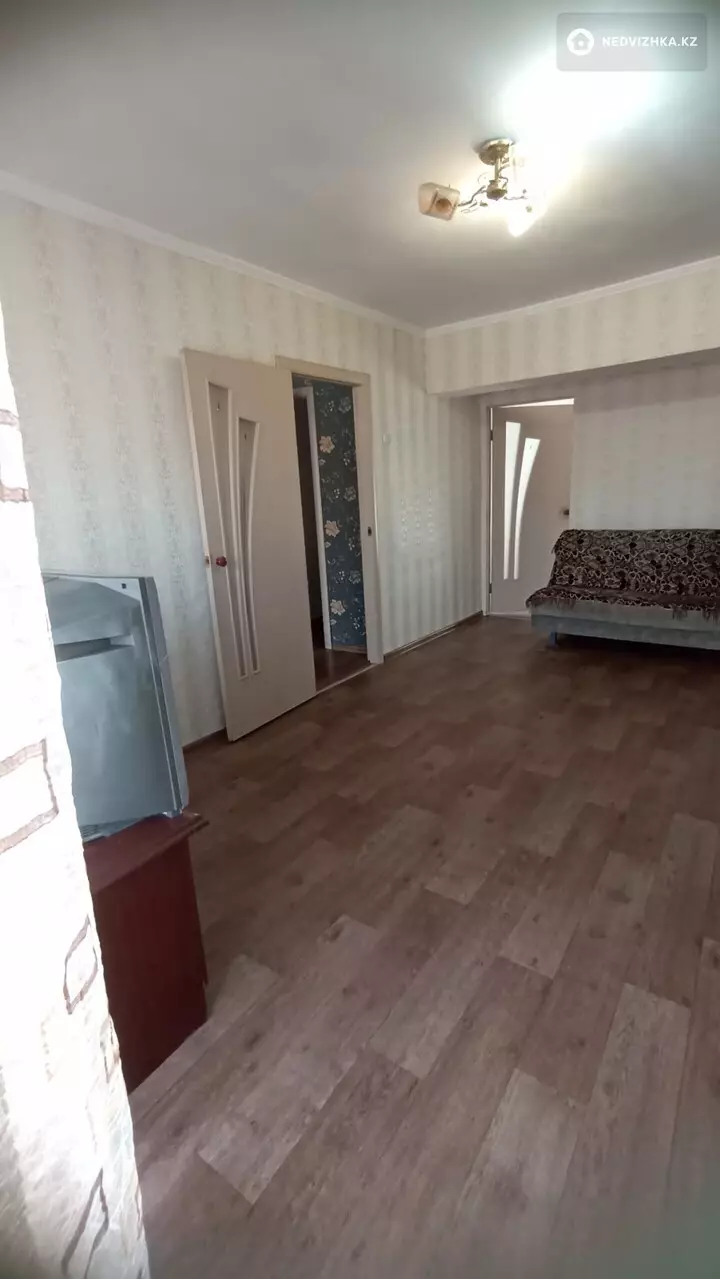 2-комнатная квартира, этаж 4 из 4, 48 м², На длительный срок, фотография 2