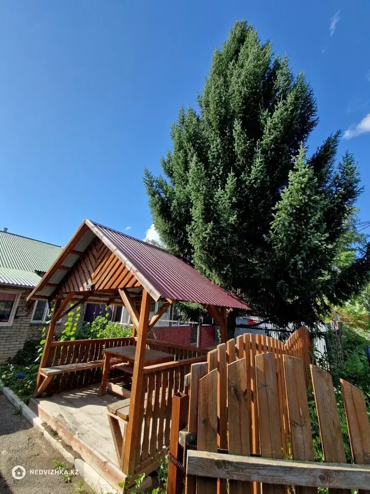 2-комнатная квартира, этаж 1 из 1, 52 м², фотография 3