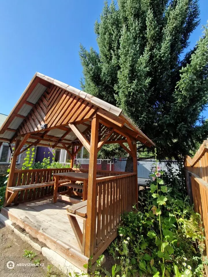 2-комнатная квартира, этаж 1 из 1, 52 м², фотография 2
