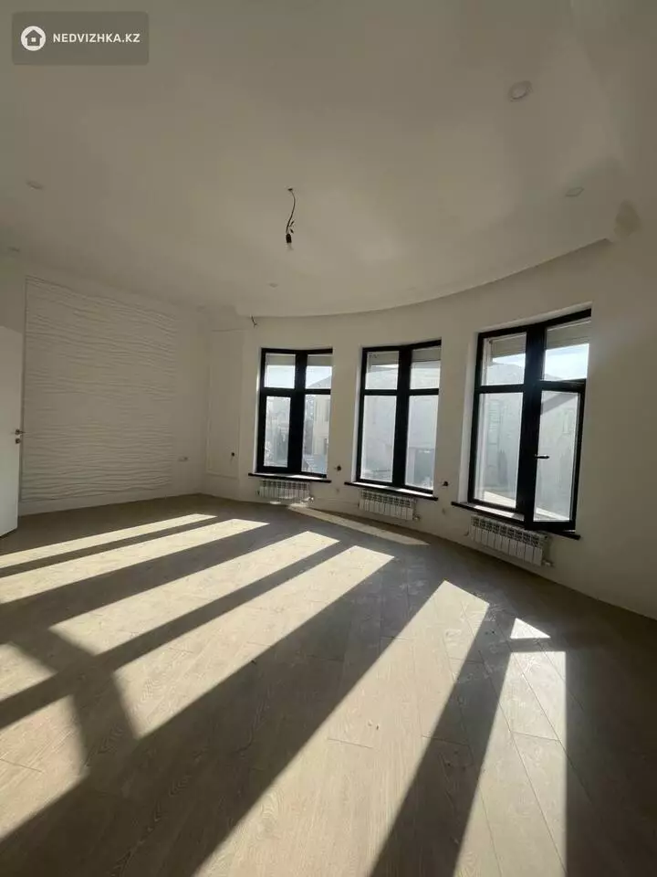 5-комнатный дом, 9 соток, 417 м², фотография 4