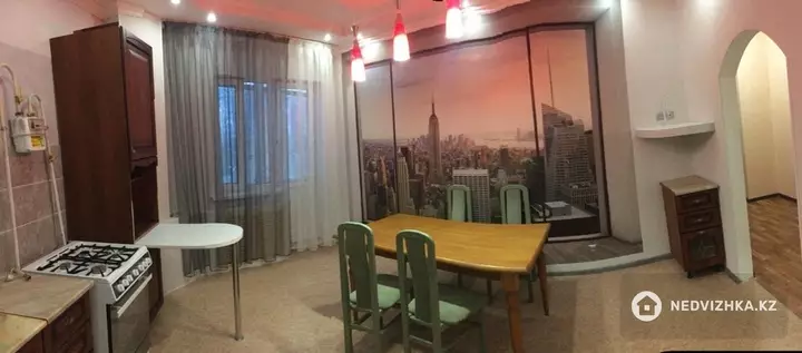 1-комнатная квартира, этаж 4 из 9, 40 м², Посуточно, фотография 2