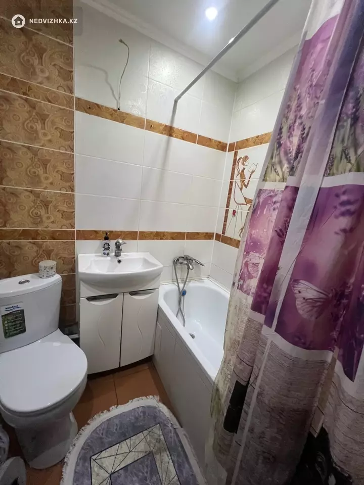 2-комнатная квартира, этаж 3 из 9, 60 м², Посуточно, фотография 2