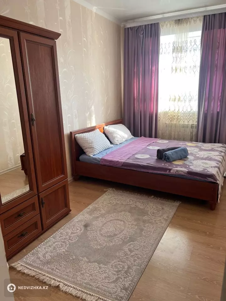 2-комнатная квартира, этаж 3 из 9, 60 м², Посуточно, фотография 3