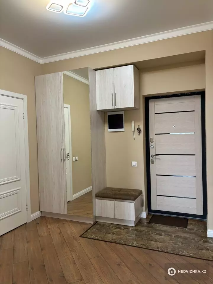 2-комнатная квартира, этаж 6 из 12, 74 м², фотография 2