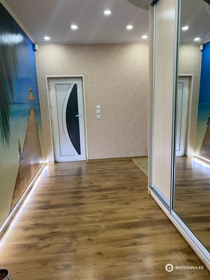8-комнатный дом, 5.9 соток, 361 м², фотография 3