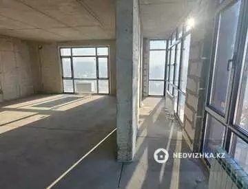 4-комнатная квартира, этаж 11 из 12, 155 м²