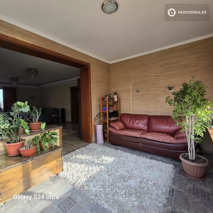 6-комнатный дом, 7 соток, 420 м²