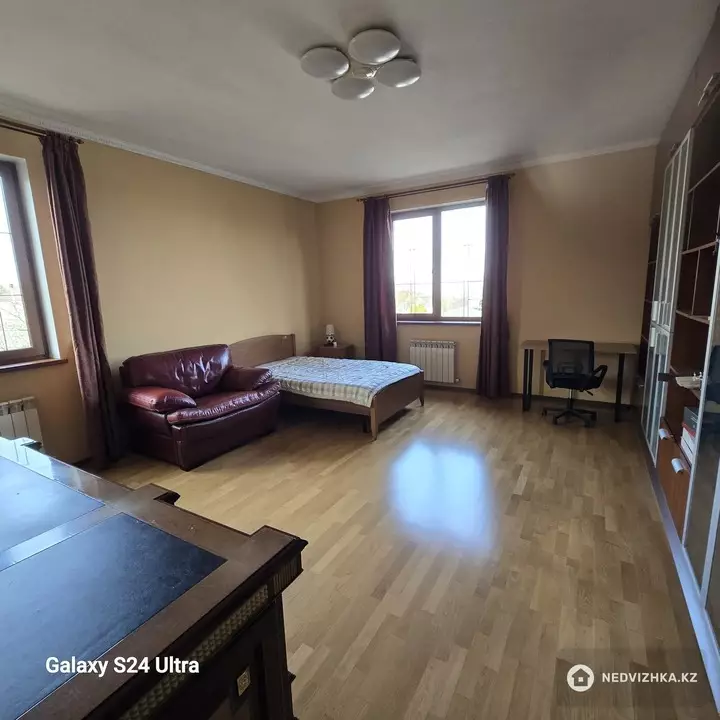 6-комнатный дом, 7 соток, 420 м², фотография 2