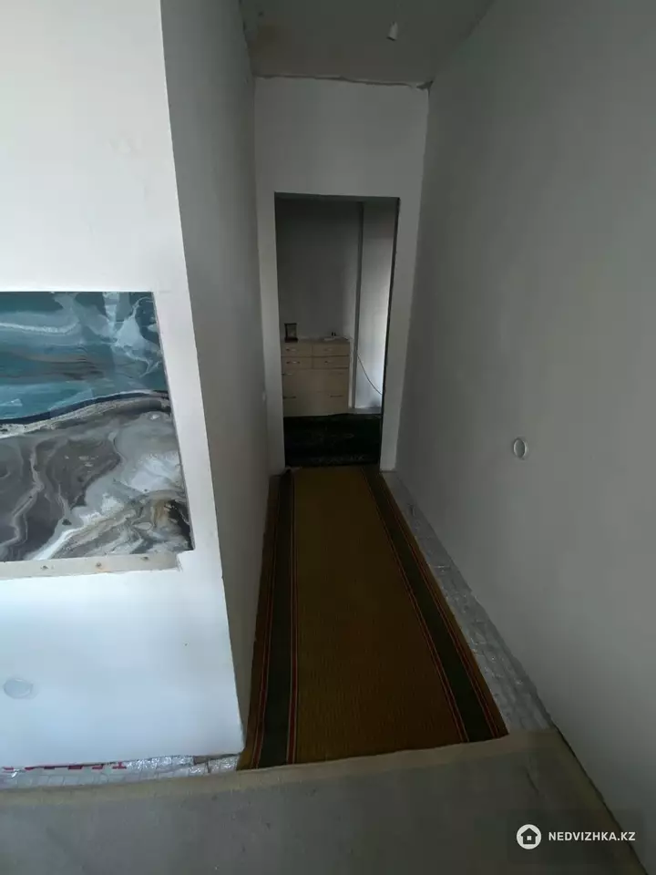 2-комнатная квартира, этаж 3 из 12, 64 м², фотография 3