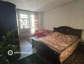 2-комнатная квартира, этаж 3 из 12, 64 м², миниатюра 6