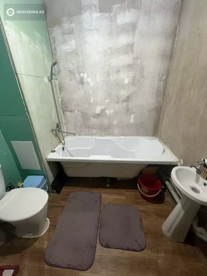 2-комнатная квартира, этаж 3 из 12, 64 м², фотография 4