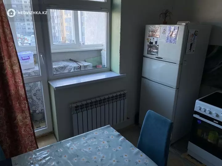 2-комнатная квартира, этаж 3 из 12, 64 м², фотография 2