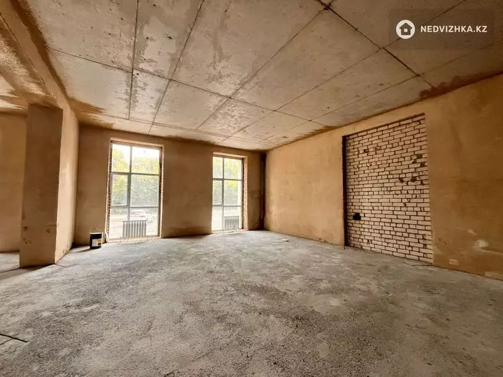 Помещение, этаж 1 из 4, В жилом доме, 104 м², На длительный срок, фотография 3