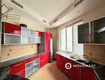 5-комнатная квартира, этаж 4 из 13, 250 м², миниатюра 8