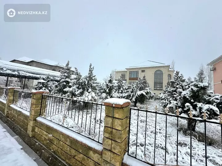9-комнатный дом, 12 соток, 500 м²