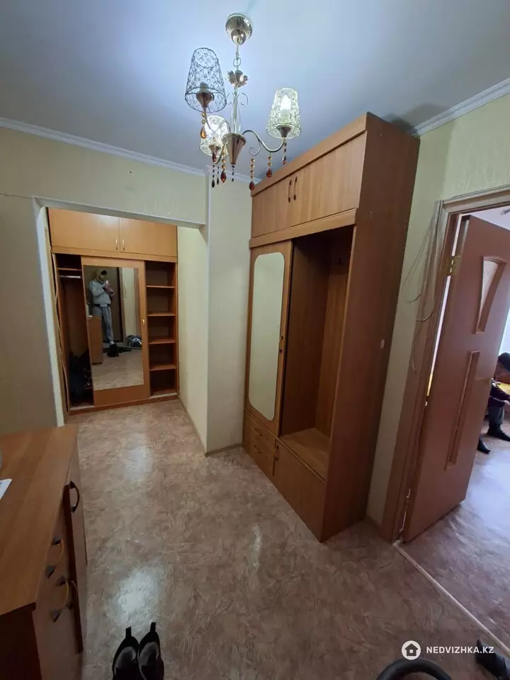 3-комнатная квартира, этаж 2 из 5, 97 м², На длительный срок, фотография 3