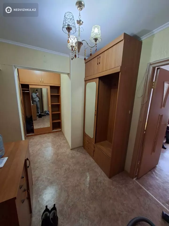 3-комнатная квартира, этаж 2 из 5, 97 м², На длительный срок, фотография 2