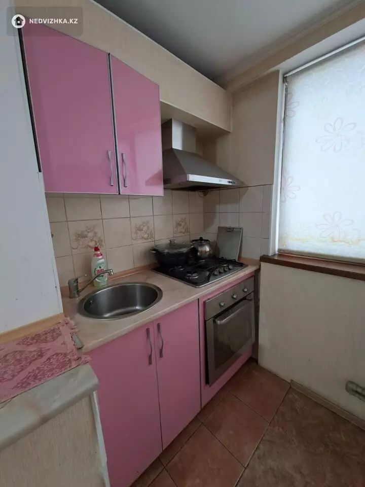 3-комнатная квартира, этаж 2 из 5, 97 м², На длительный срок, фотография 4