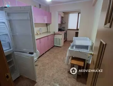 3-комнатная квартира, этаж 2 из 5, 97 м², На длительный срок, миниатюра 7