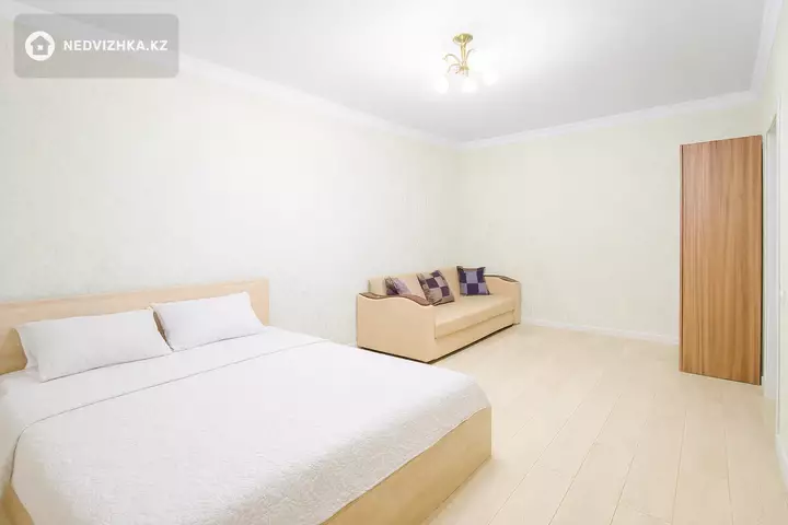 1-комнатная квартира, этаж 5 из 21, 45 м², Посуточно, фотография 4