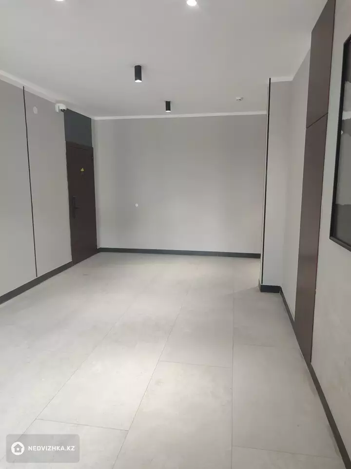 1-комнатная квартира, этаж 3 из 7, 42 м², фотография 2