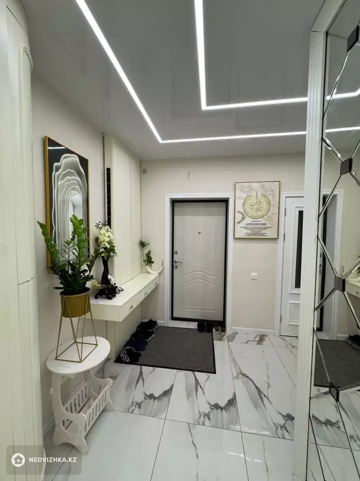 3-комнатная квартира, этаж 13 из 15, 109 м², фотография 2