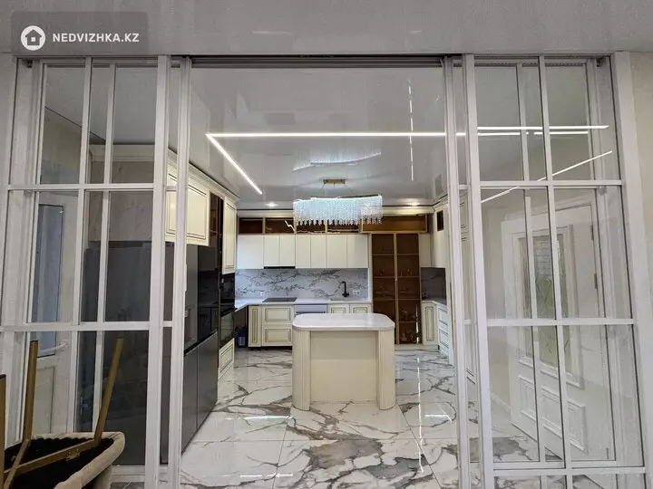 3-комнатная квартира, этаж 13 из 15, 109 м², фотография 4