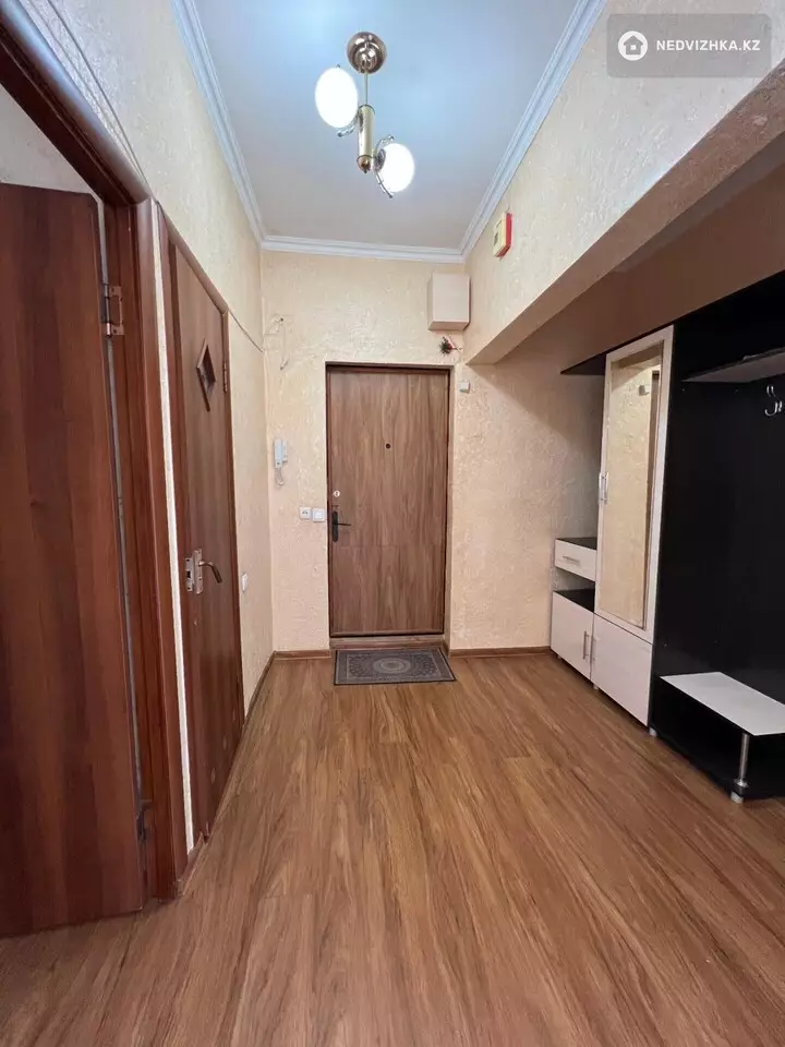 3-комнатная квартира, этаж 4 из 5, 70 м², фотография 3