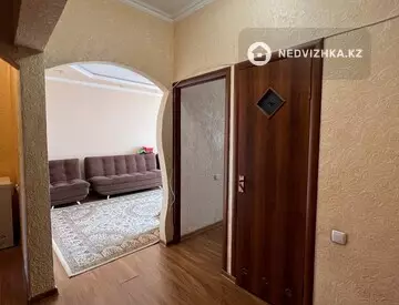 3-комнатная квартира, этаж 4 из 5, 70 м², миниатюра 6
