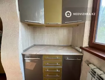 3-комнатная квартира, этаж 4 из 5, 70 м², миниатюра 8