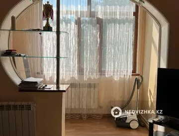 3-комнатная квартира, этаж 4 из 5, 70 м², миниатюра 12