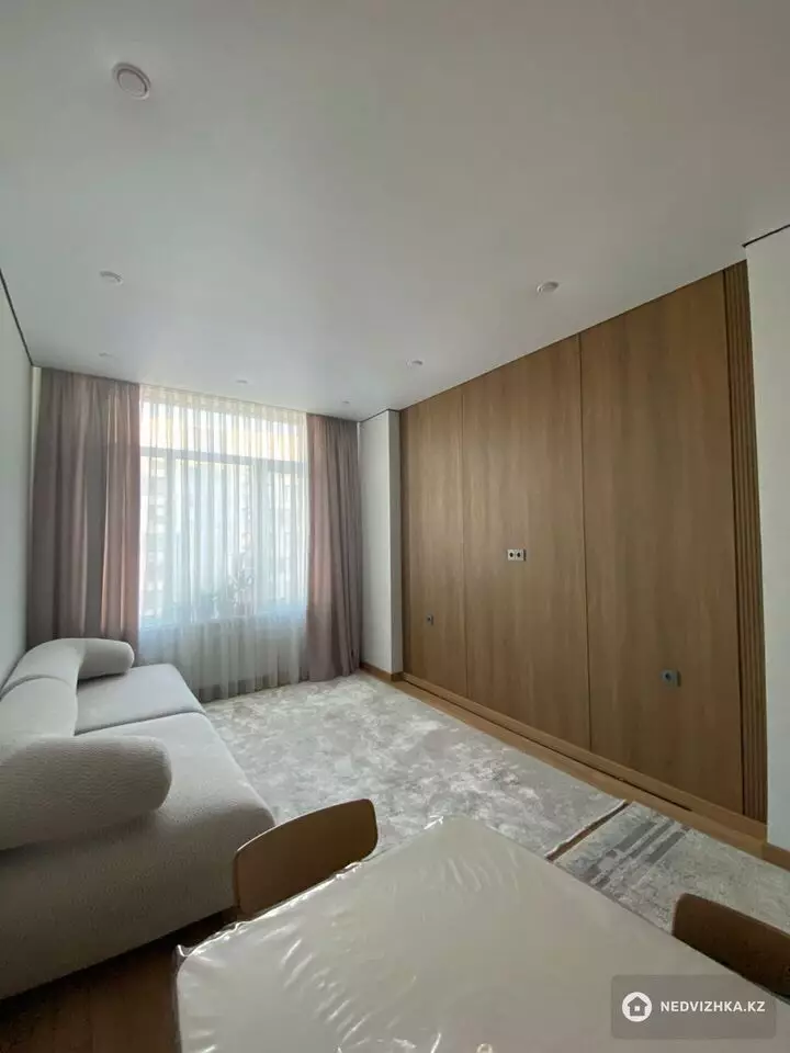 3-комнатная квартира, этаж 9 из 14, 61 м², фотография 2