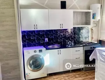 1-комнатная квартира, этаж 2 из 4, 6 м², По часам, миниатюра 4