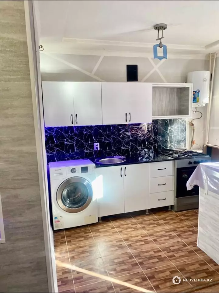 1-комнатная квартира, этаж 2 из 4, 6 м², По часам, фотография 4