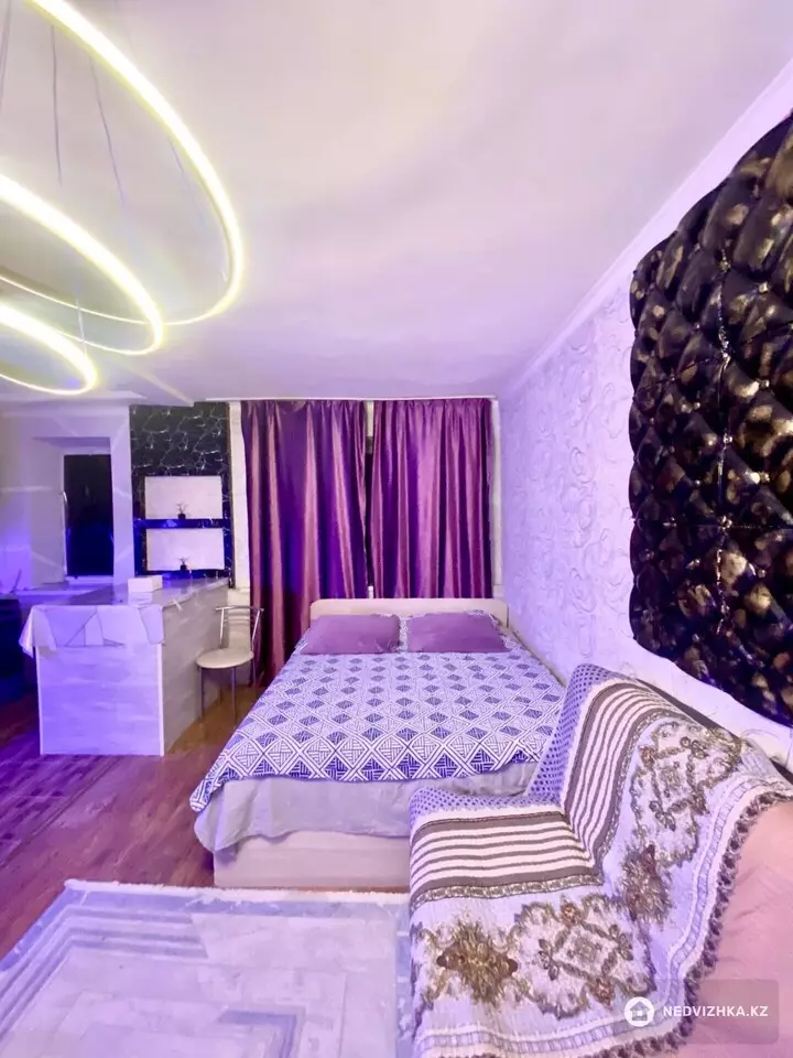1-комнатная квартира, этаж 2 из 4, 6 м², По часам, фотография 2