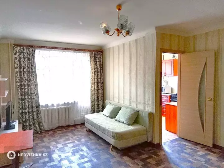 1-комнатная квартира, этаж 2 из 4, 33 м², фотография 2