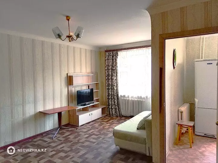 1-комнатная квартира, этаж 2 из 4, 33 м²