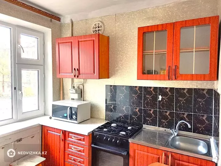 1-комнатная квартира, этаж 2 из 4, 33 м², фотография 5