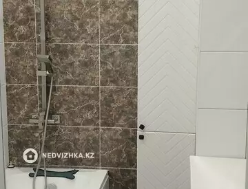 3-комнатная квартира, этаж 3 из 5, 82 м², миниатюра 12
