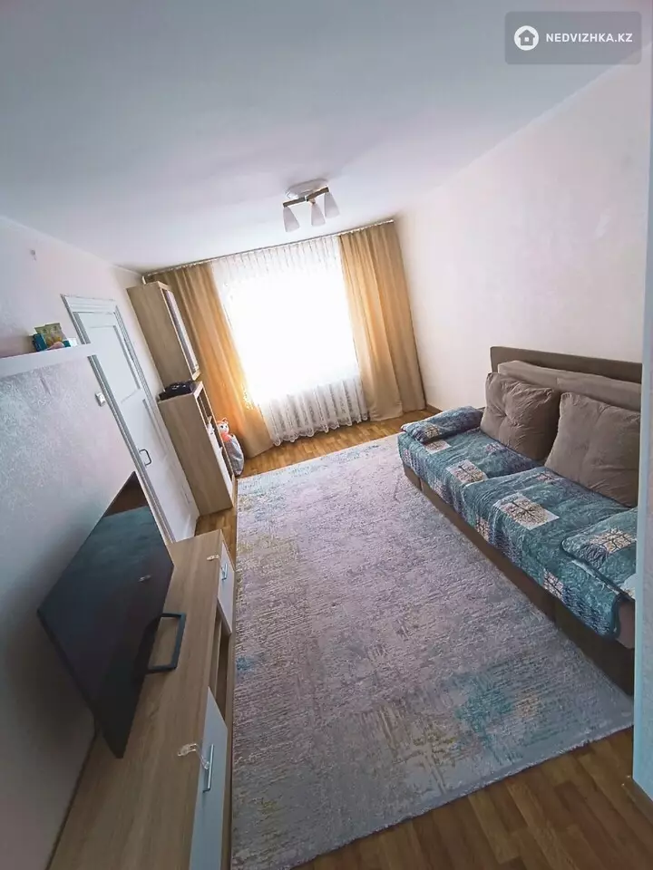 2-комнатная квартира, этаж 3 из 3, 41 м², фотография 3
